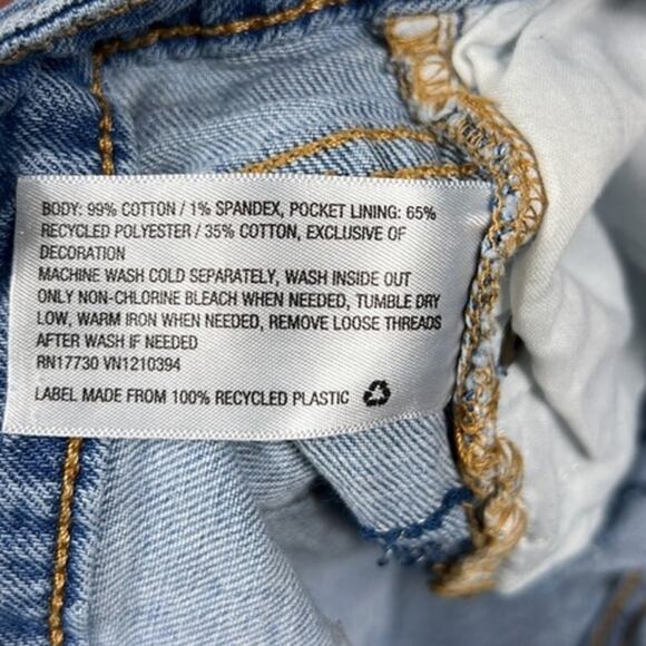 Universal Thread Floral Embroidered Denim Shorts - Picture 6 of 7